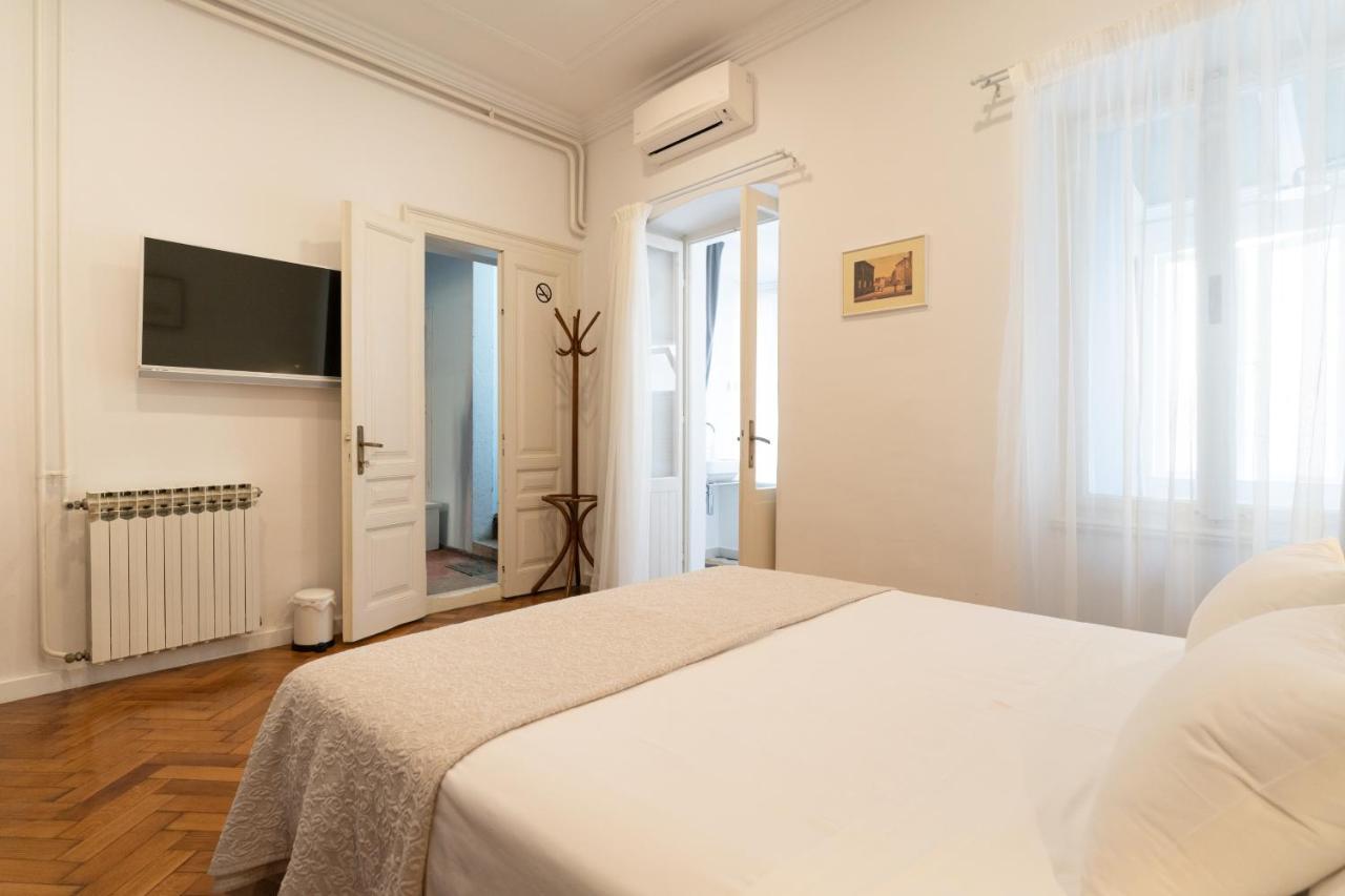 Mimi Carera Apartment & Room Ровин Екстериор снимка