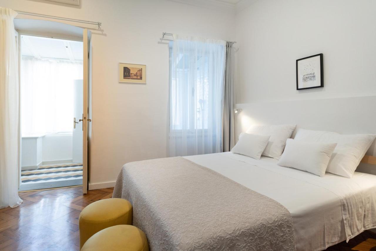 Mimi Carera Apartment & Room Ровин Екстериор снимка