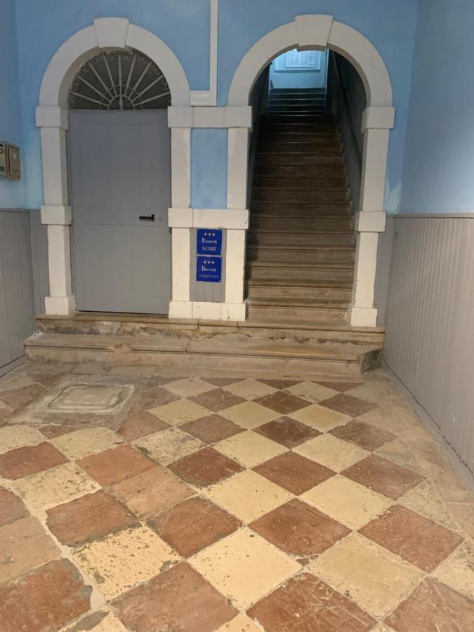 Mimi Carera Apartment & Room Ровин Екстериор снимка